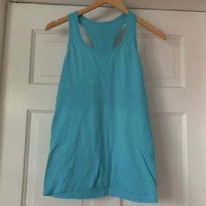 lululemon tank!
